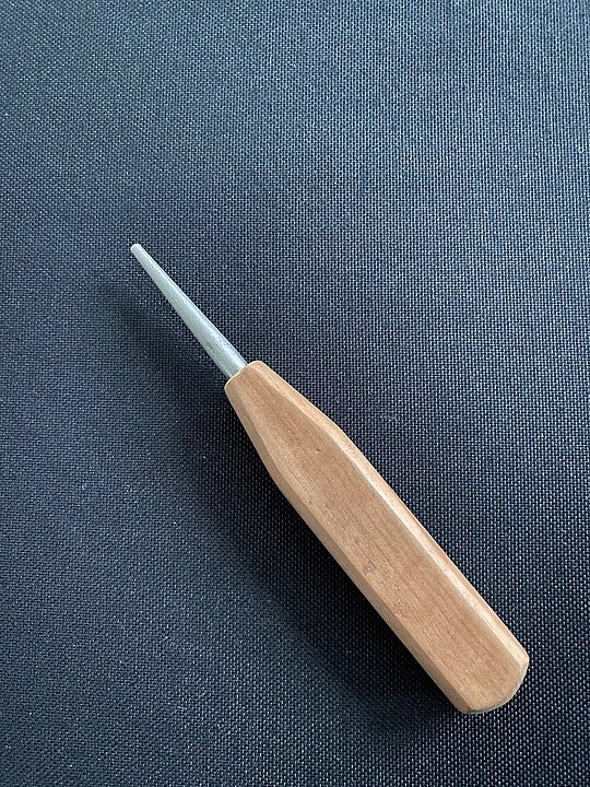 Diamantausreiber mit Birnenholzgriff by Solution, fein