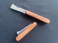 Schabemesser mit Kirschholzgriff by Solution